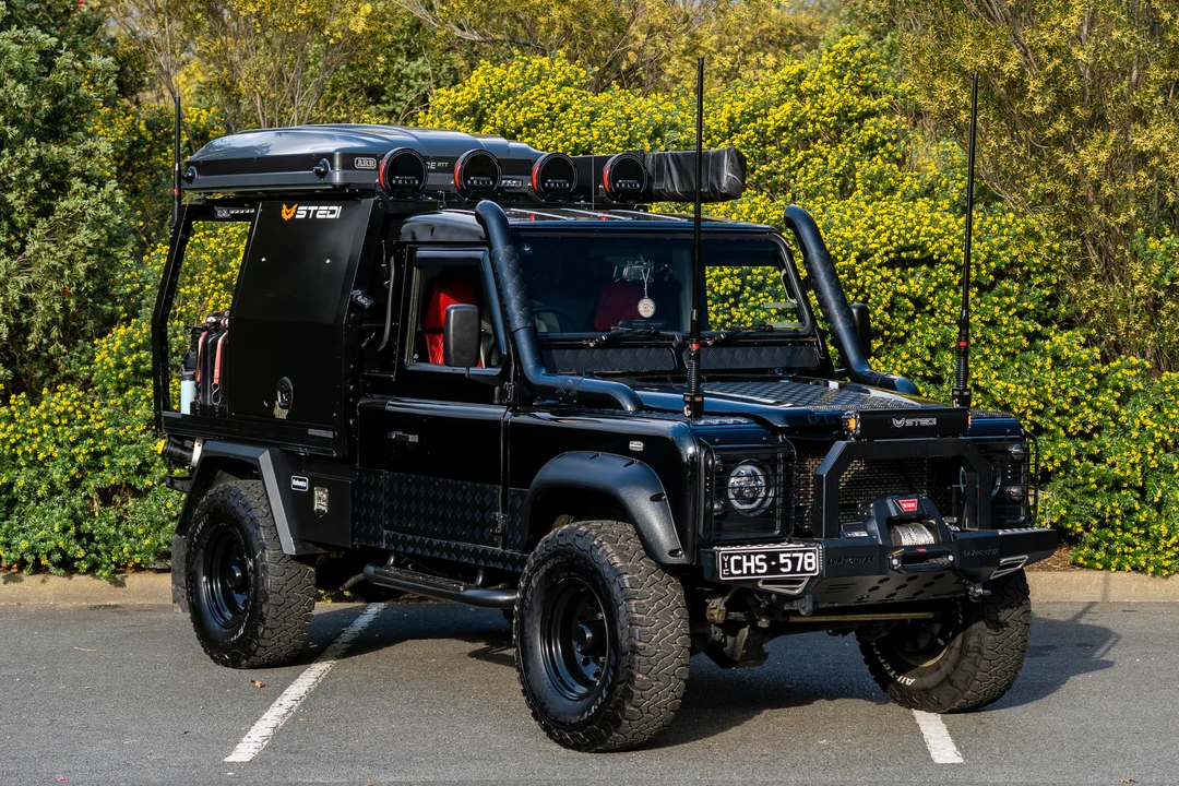 2000 Land Rover Defender 110 - Image 3 of 31