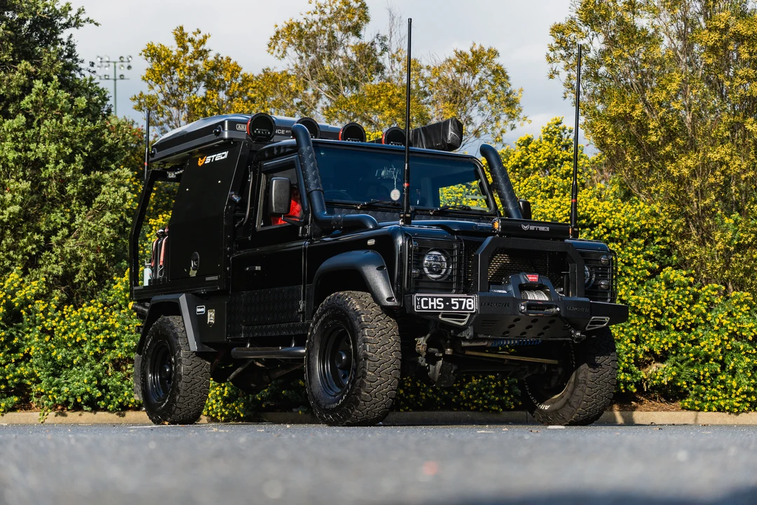2000 Land Rover Defender 110 - Image 19 of 31