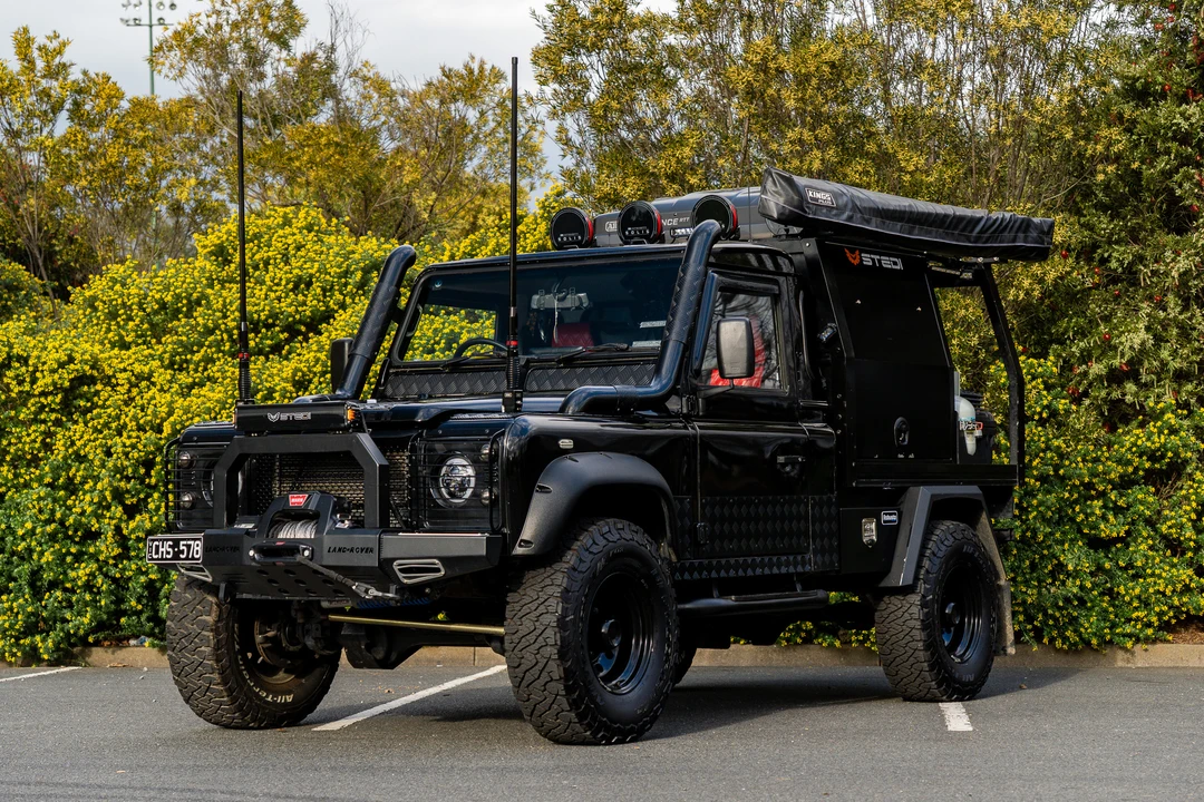 2000 Land Rover Defender 110 - Image 17 of 31