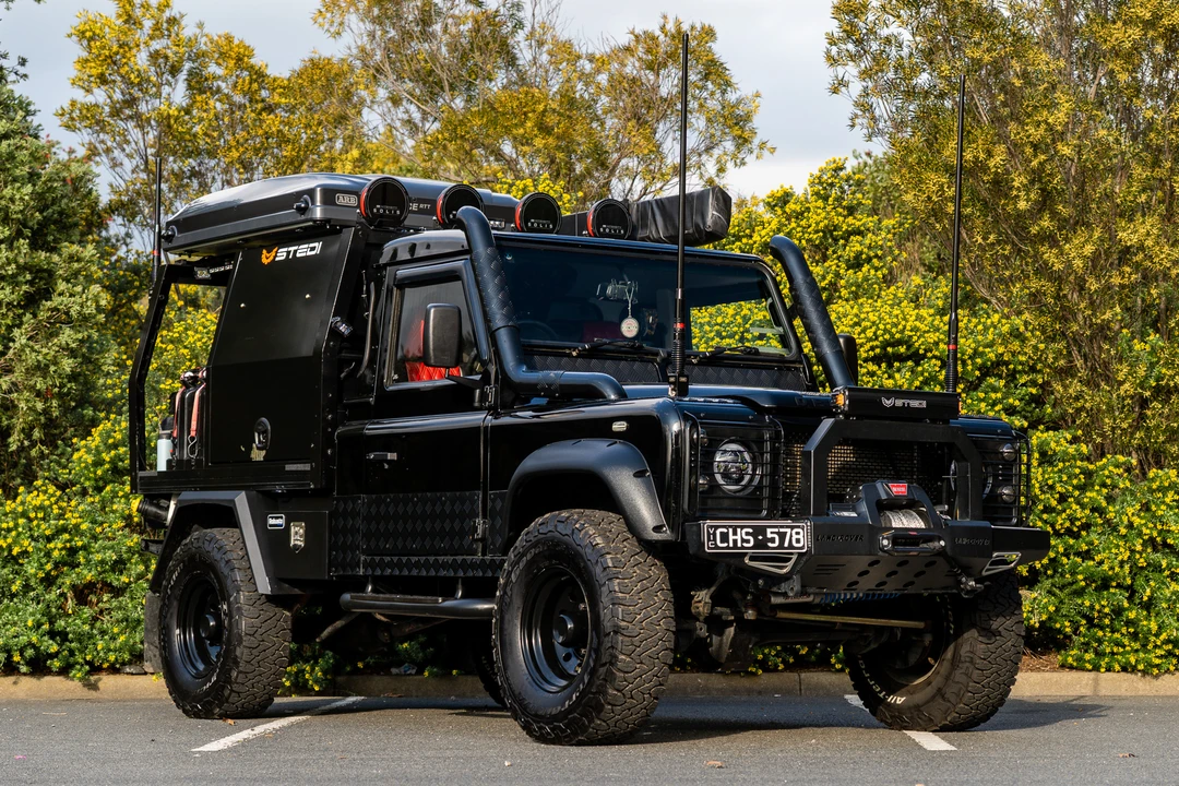 2000 Land Rover Defender 110 - Image 11 of 31