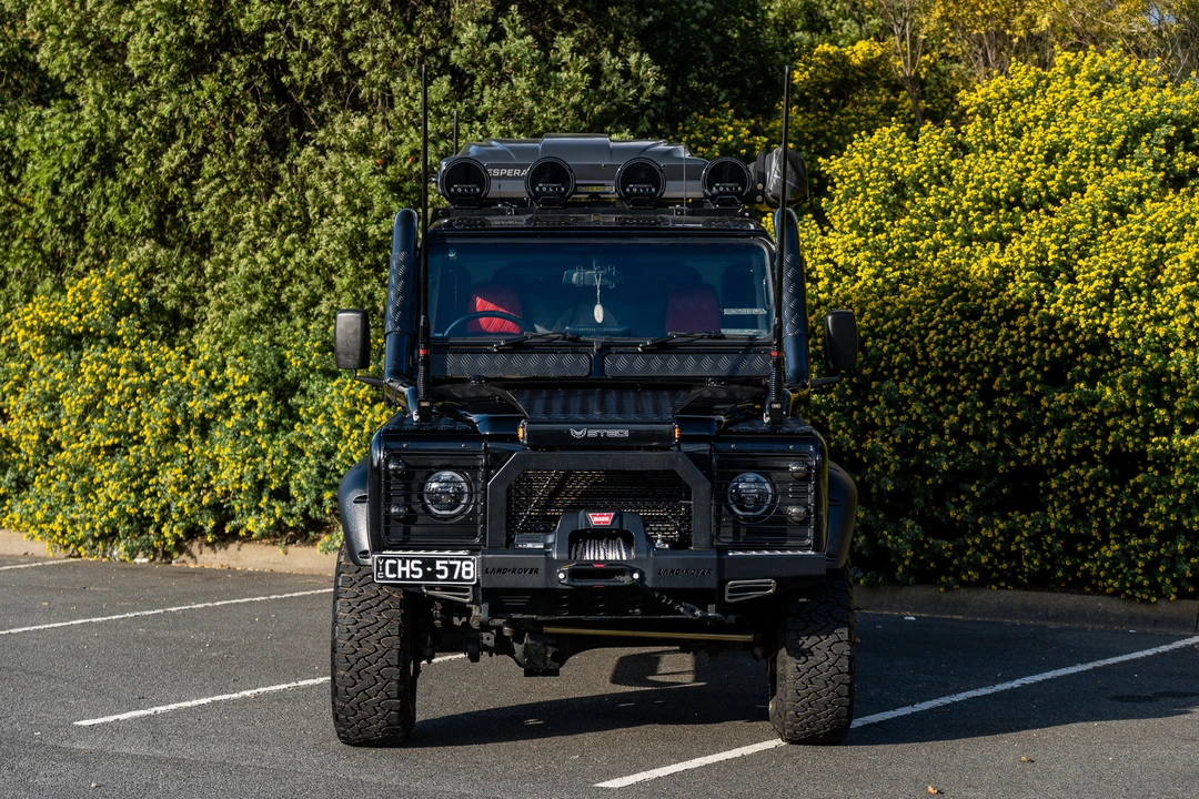2000 Land Rover Defender 110 - Image 18 of 31