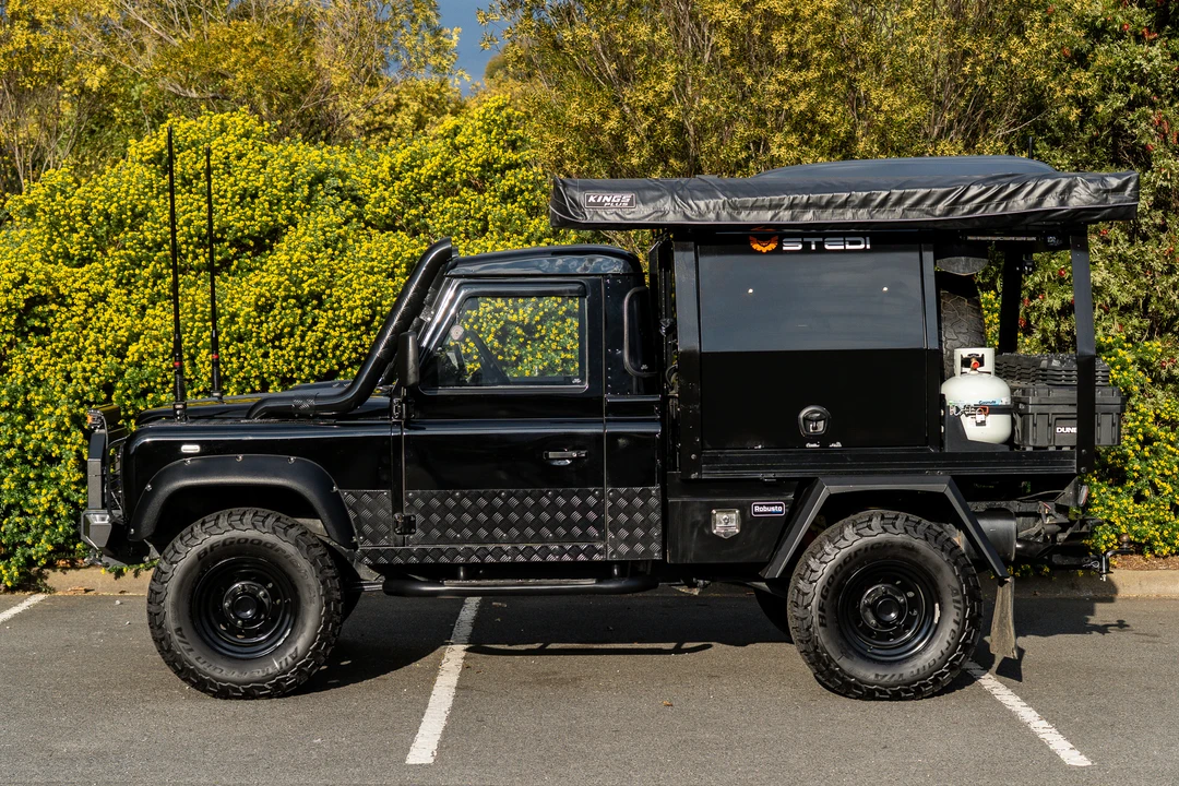 2000 Land Rover Defender 110 - Image 8 of 31