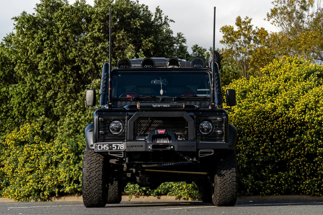 2000 Land Rover Defender 110 - Image 10 of 31
