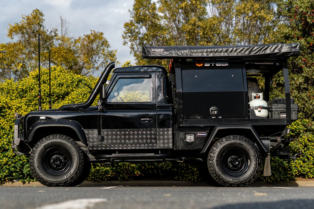 2000 Land Rover Defender 110 - Image 24 of 31