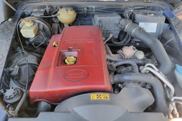 2000 Land Rover Defender 110 - Image 6 of 7