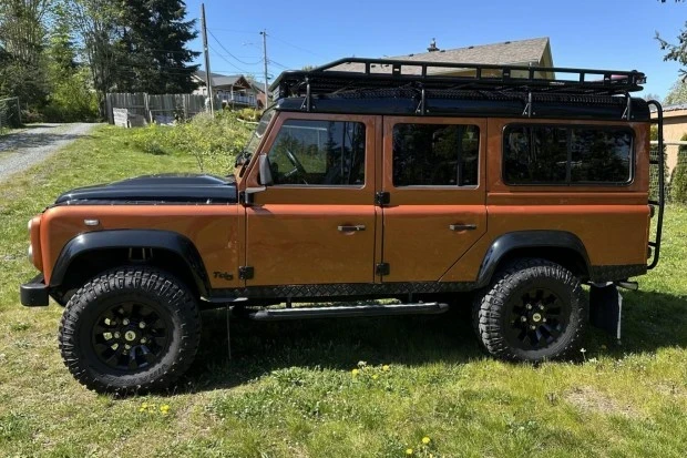 2000 Land Rover Defender 110 - Image 3 of 7