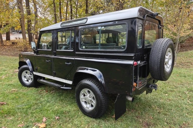 2000 Land Rover Defender 110 - Image 2 of 7