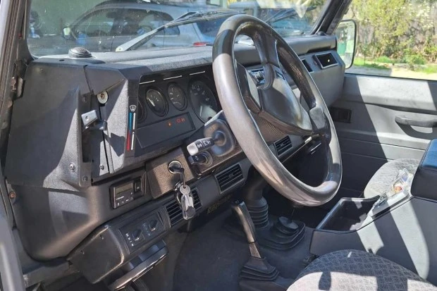 2000 Land Rover Defender 110 - Image 5 of 7