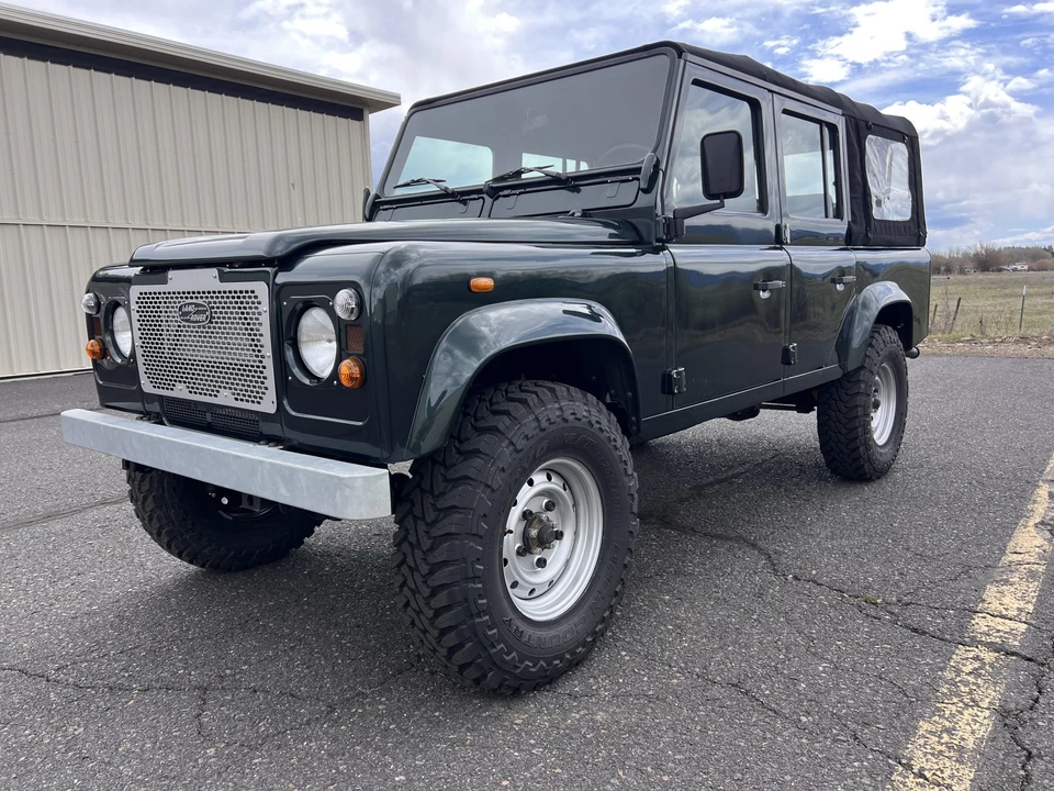 2000 Land Rover Defender 110 - Image 9 of 31