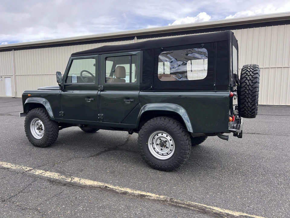 2000 Land Rover Defender 110 - Image 25 of 31
