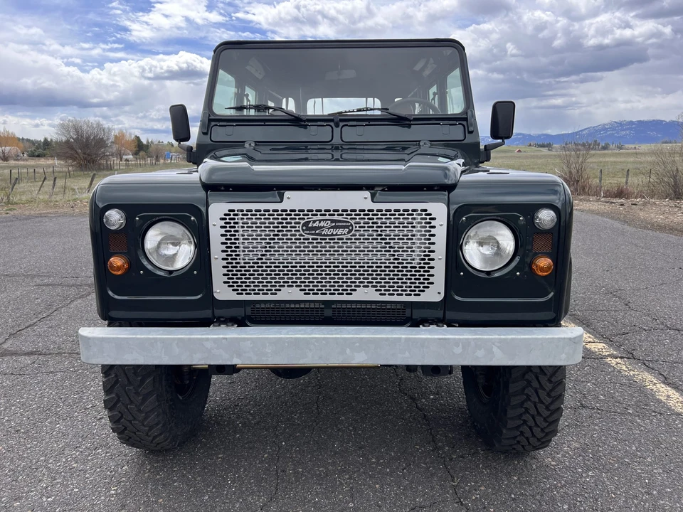 2000 Land Rover Defender 110 - Image 16 of 31
