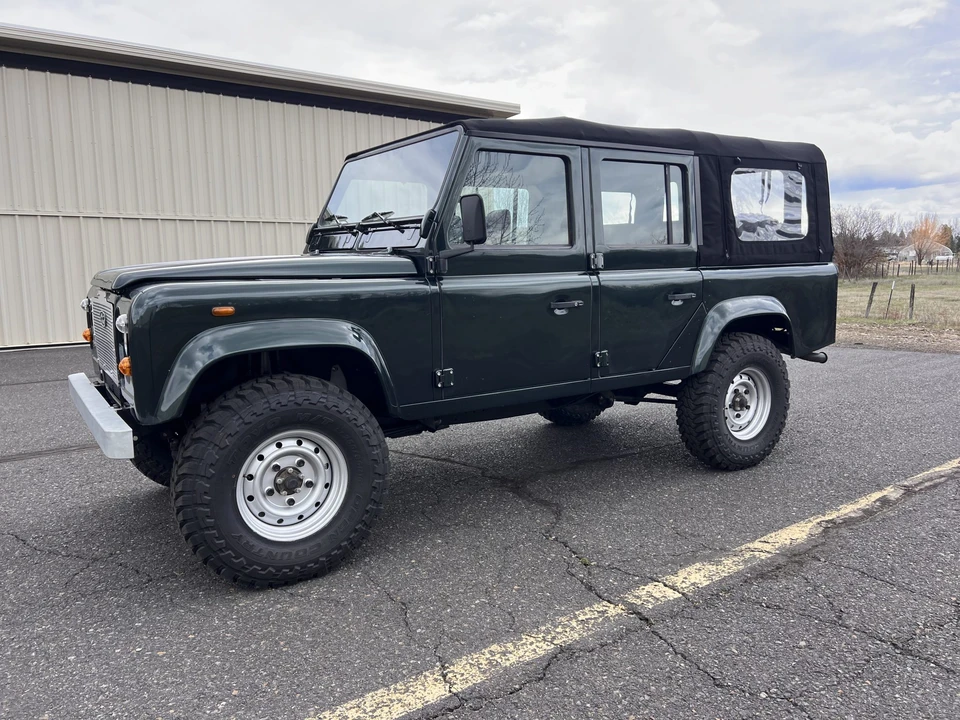 2000 Land Rover Defender 110 - Image 5 of 31