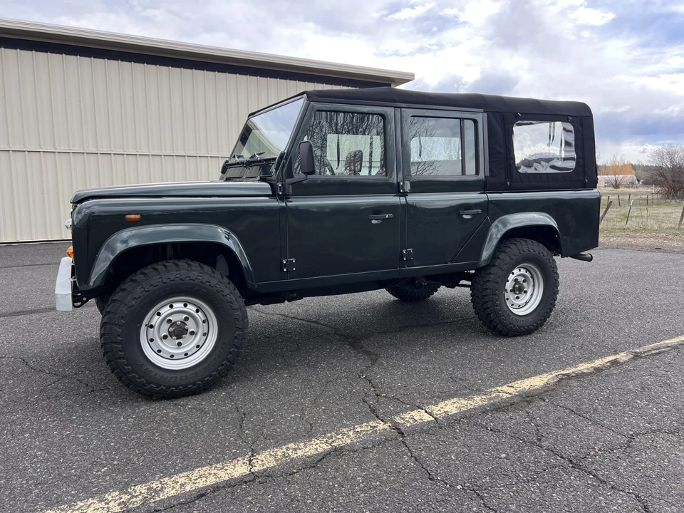 2000 Land Rover Defender 110 - Image 4 of 31