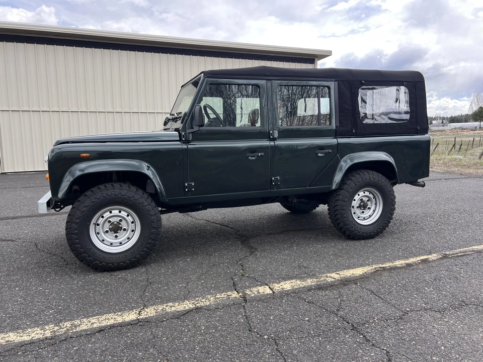 2000 Land Rover Defender 110 - Image 3 of 31