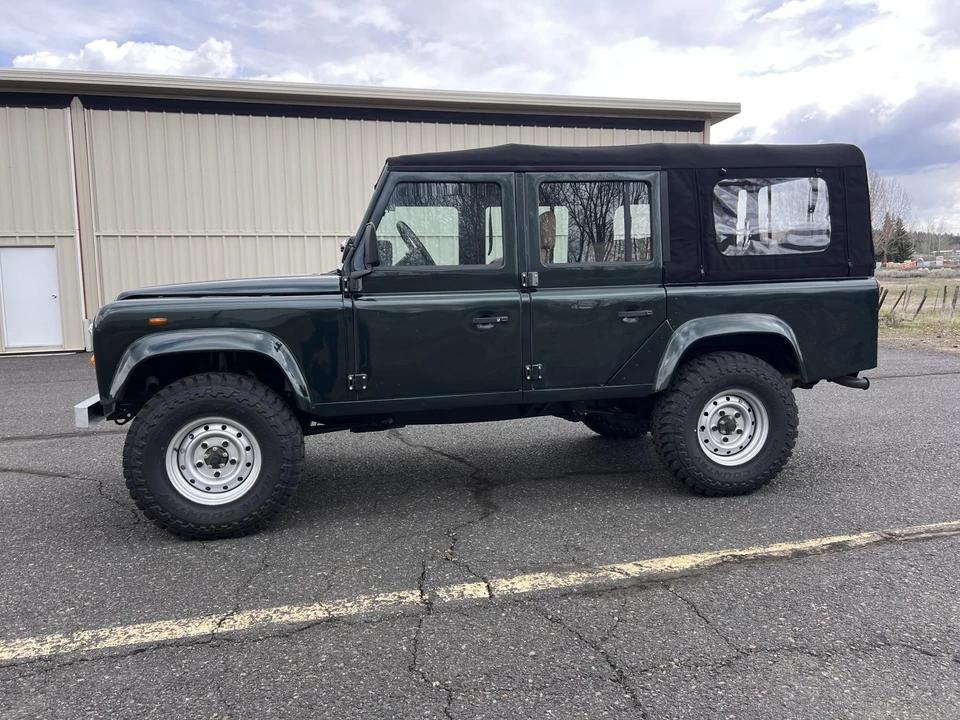 2000 Land Rover Defender 110 - Image 2 of 31