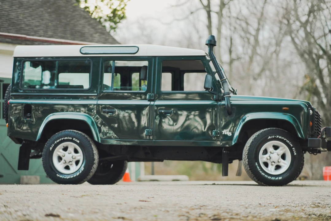 2000 Land Rover Defender 110 - Image 30 of 31