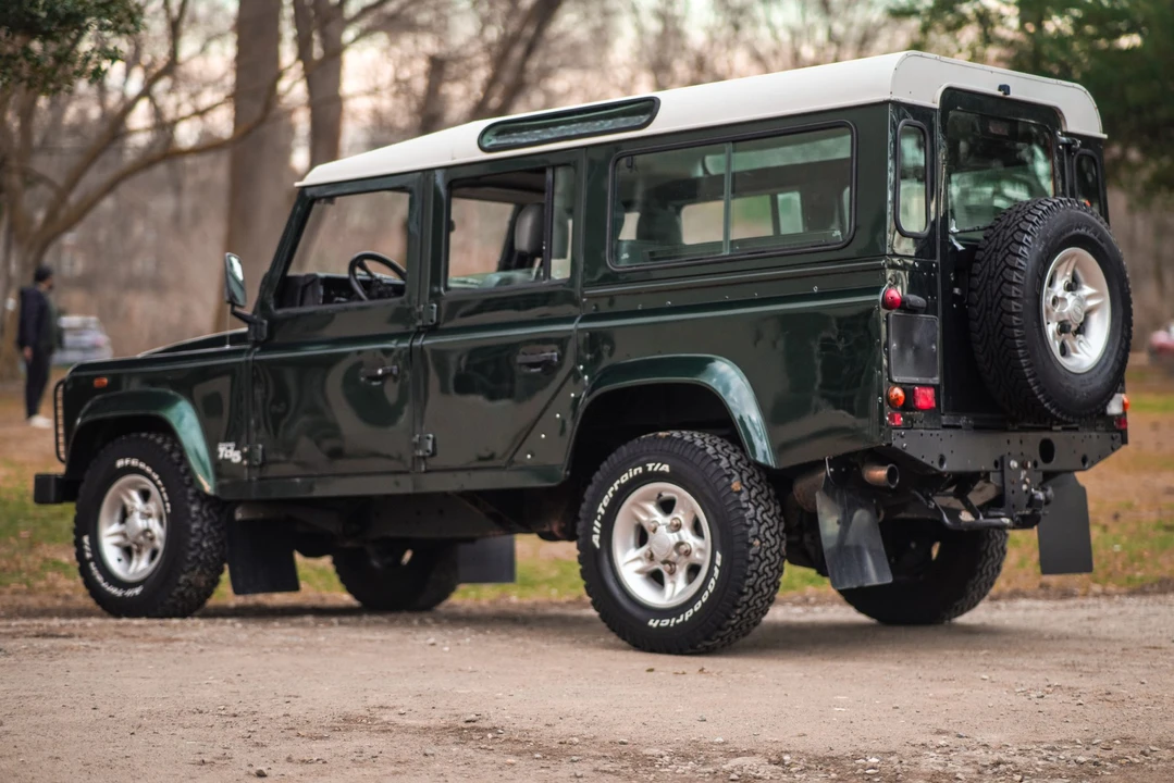2000 Land Rover Defender 110 - Image 12 of 31