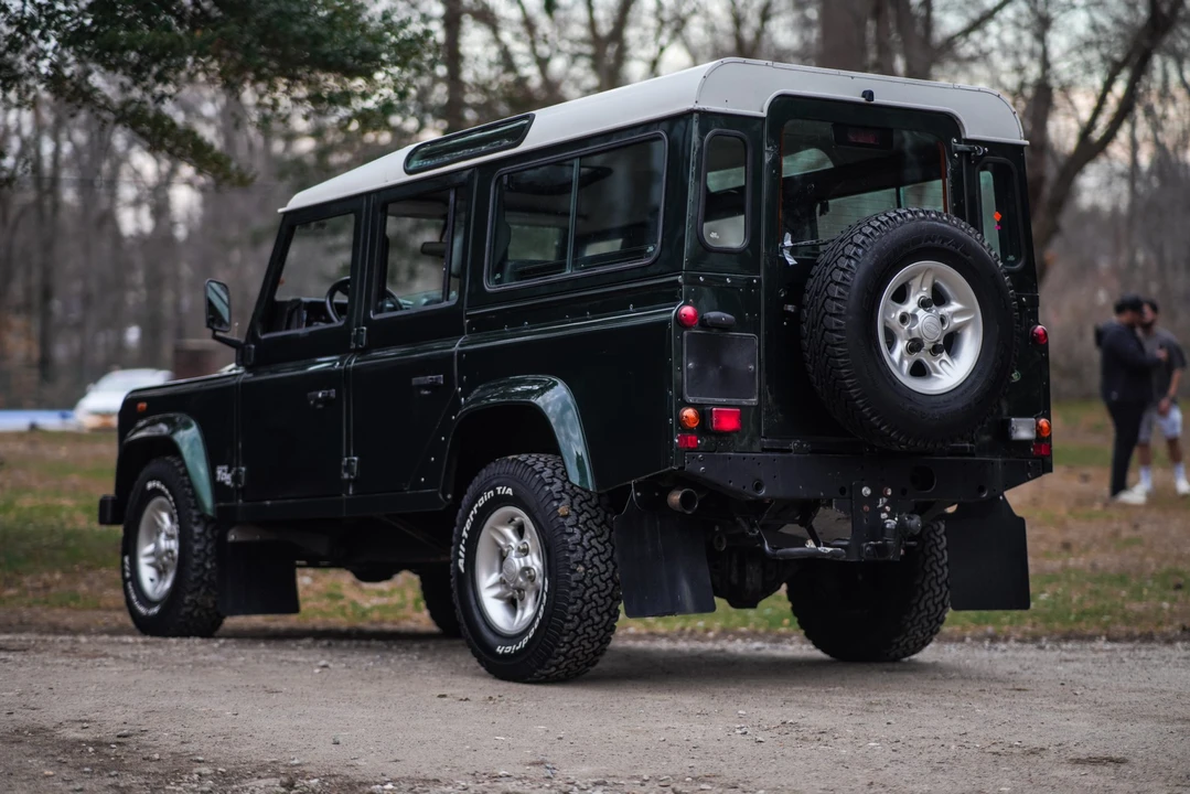 2000 Land Rover Defender 110 - Image 15 of 31