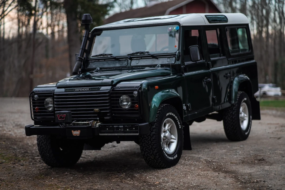 2000 Land Rover Defender 110 - Image 4 of 31