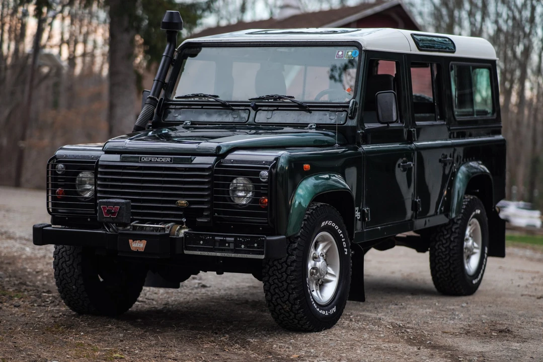 2000 Land Rover Defender 110 - Image 3 of 31