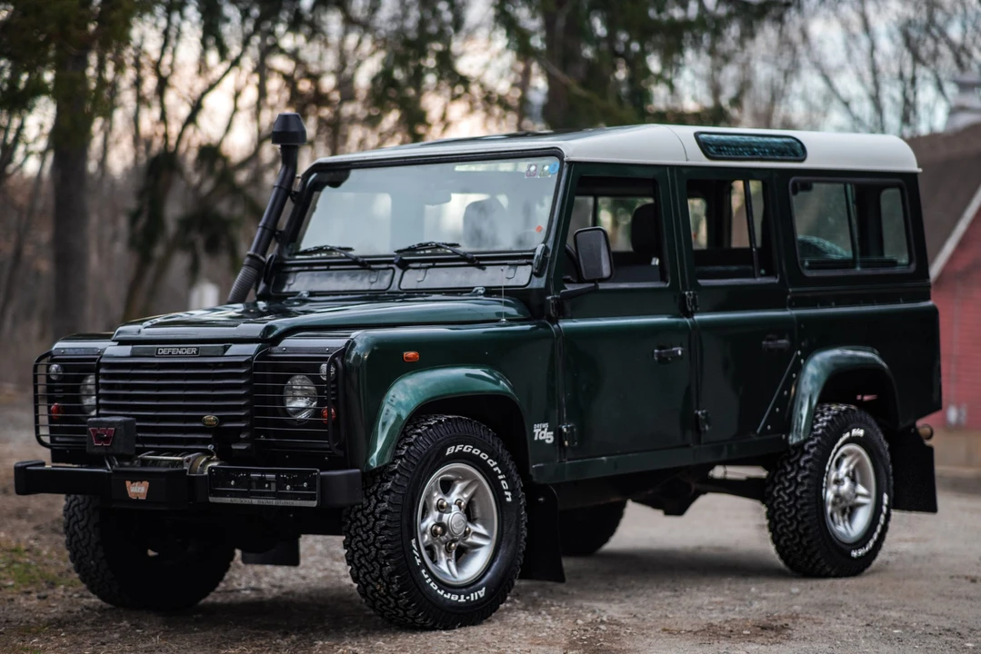2000 Land Rover Defender 110 - Image 7 of 31