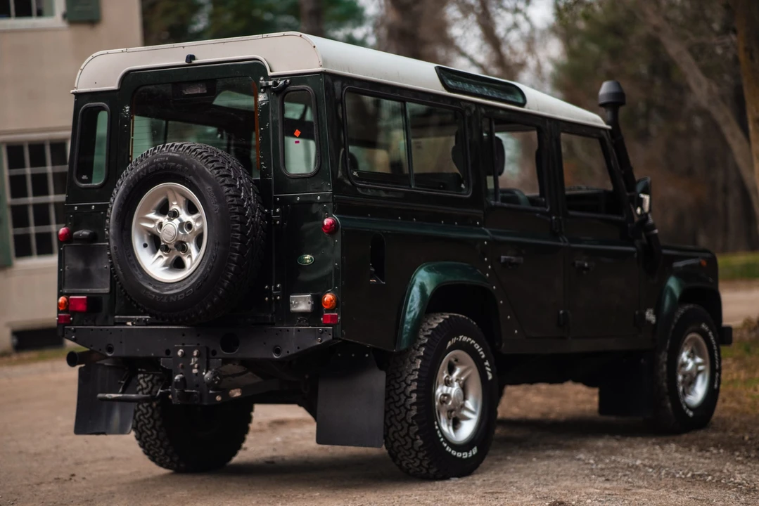 2000 Land Rover Defender 110 - Image 20 of 31
