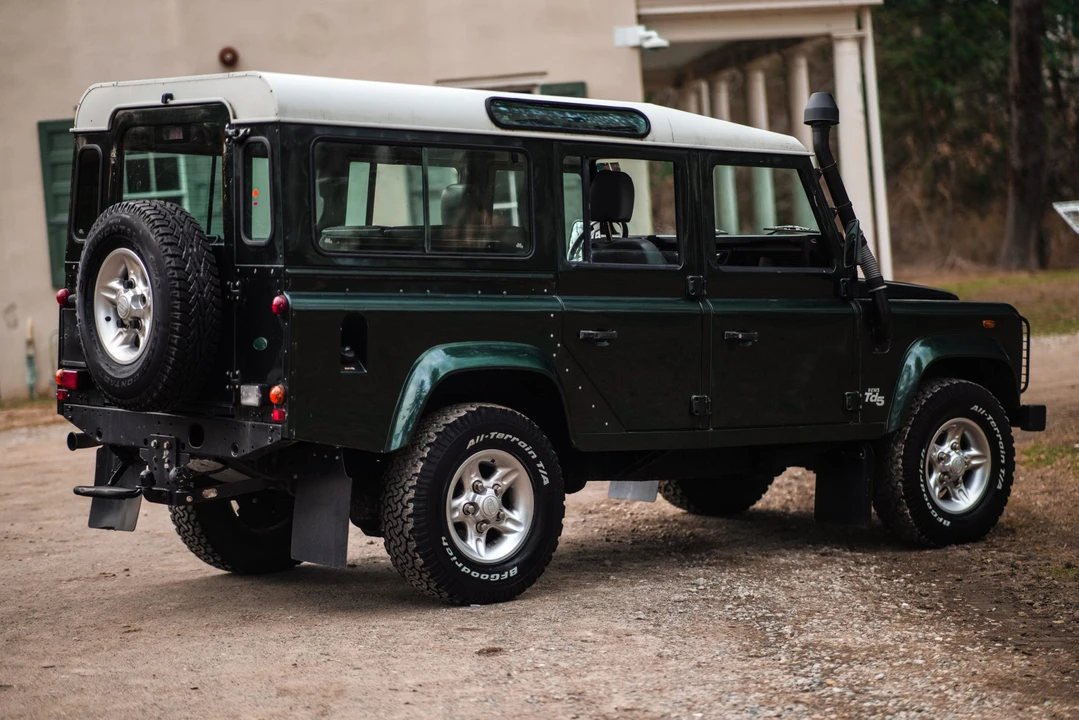 2000 Land Rover Defender 110 - Image 27 of 31