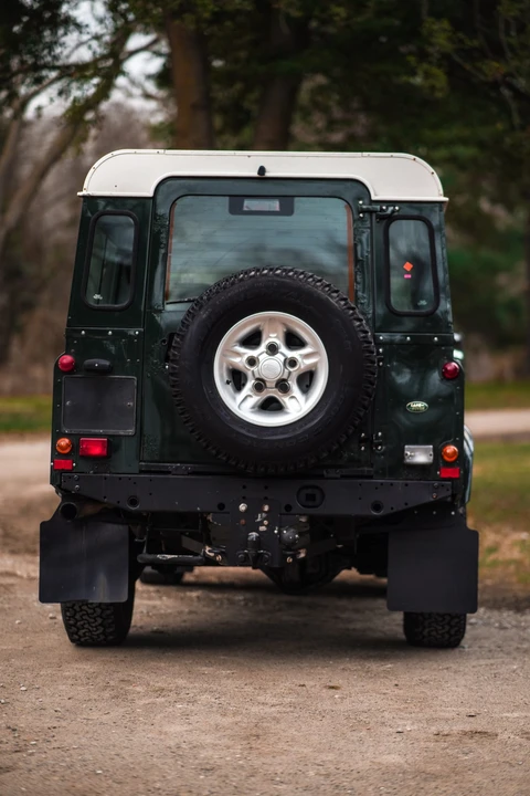 2000 Land Rover Defender 110 - Image 19 of 31
