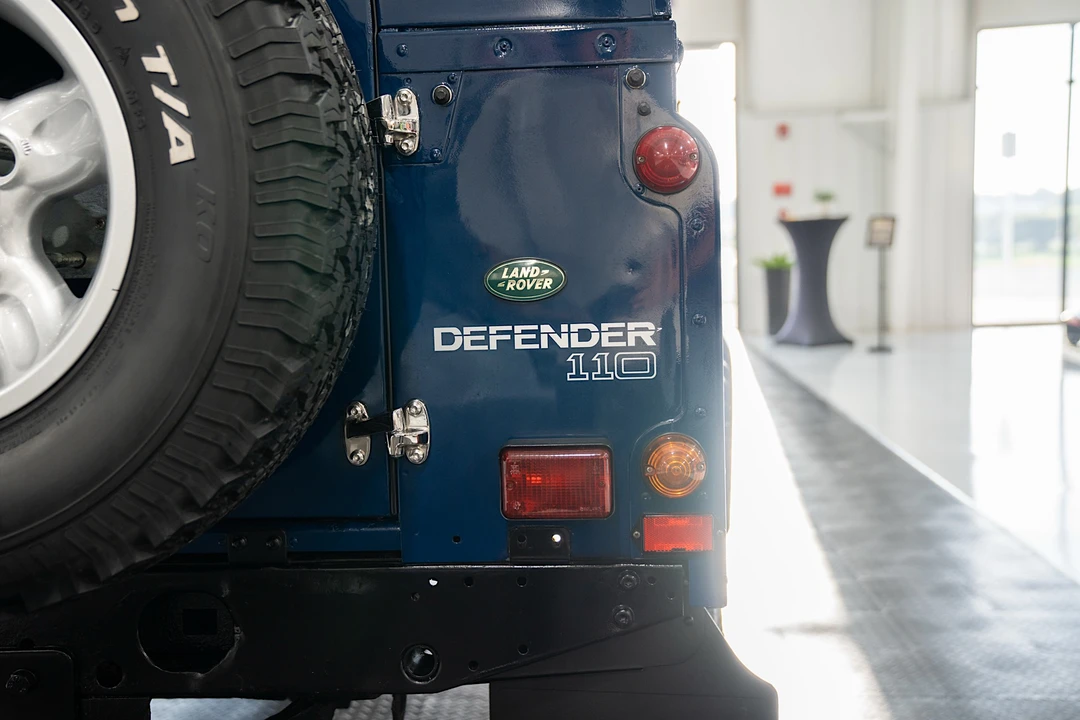 2000 Land Rover Defender 110 - Image 25 of 31