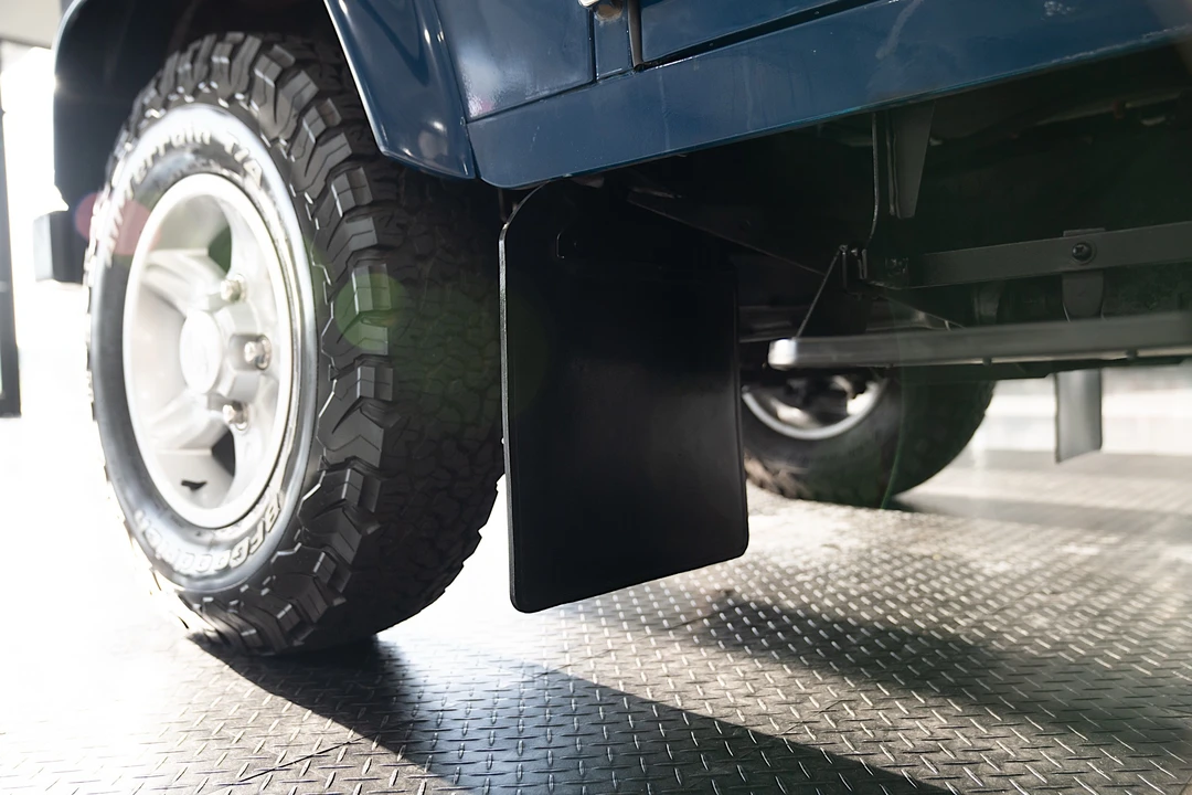 2000 Land Rover Defender 110 - Image 17 of 31