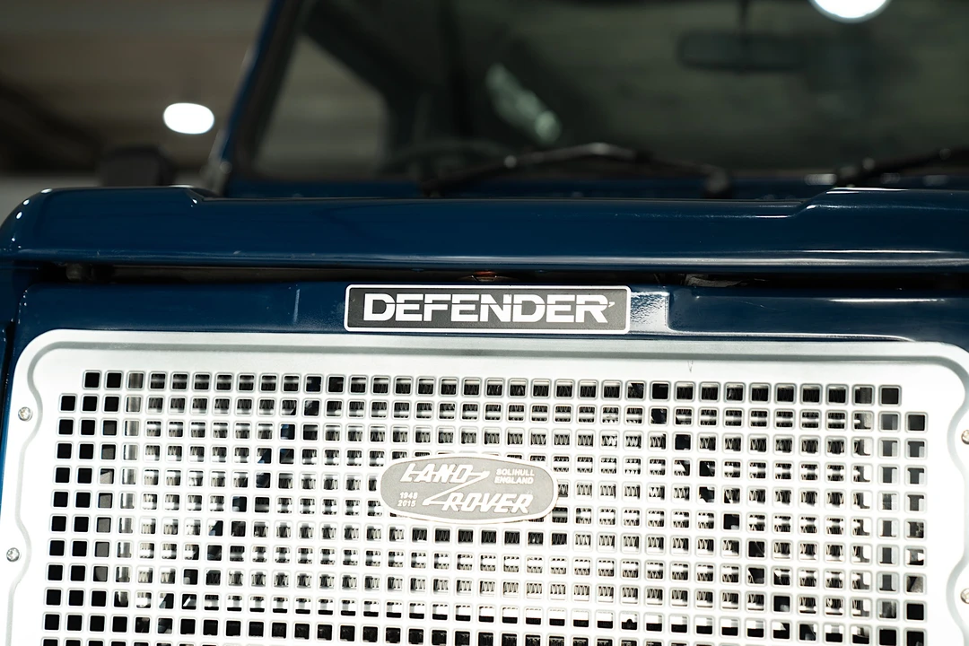 2000 Land Rover Defender 110 - Image 10 of 31