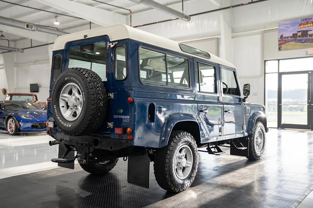 2000 Land Rover Defender 110 - Image 3 of 31