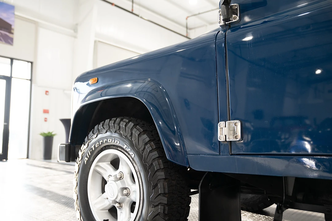 2000 Land Rover Defender 110 - Image 15 of 31