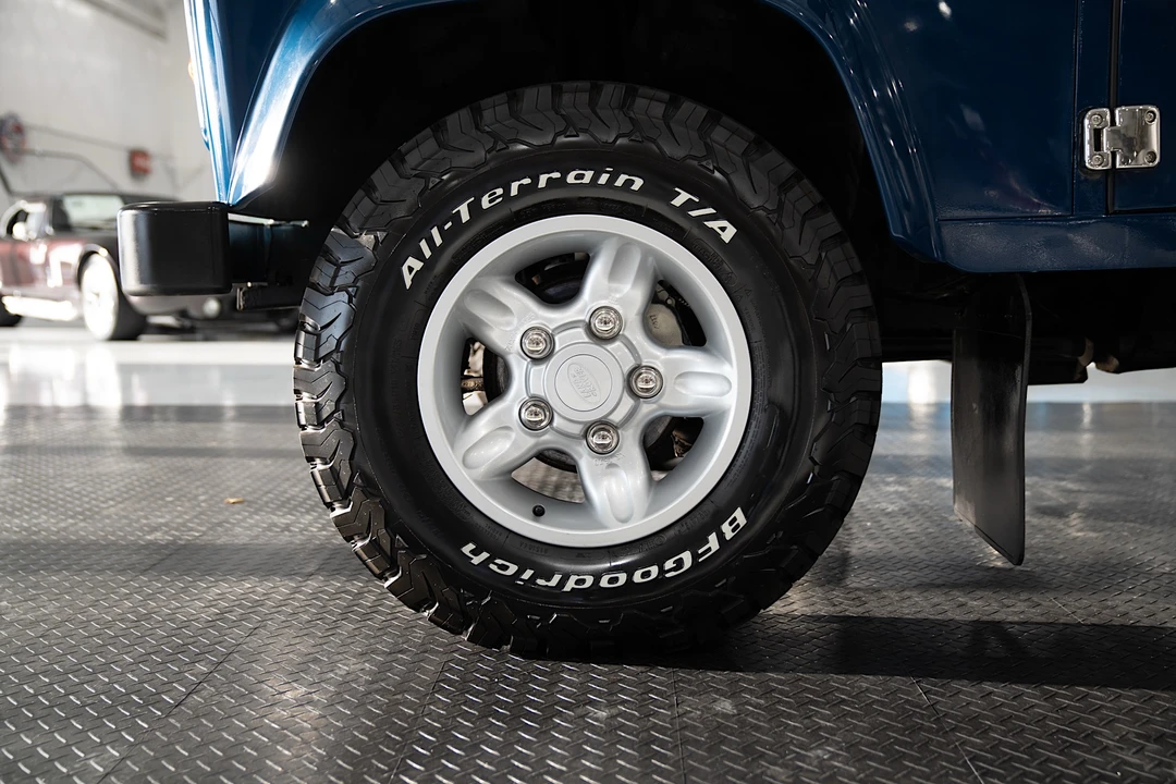 2000 Land Rover Defender 110 - Image 31 of 31