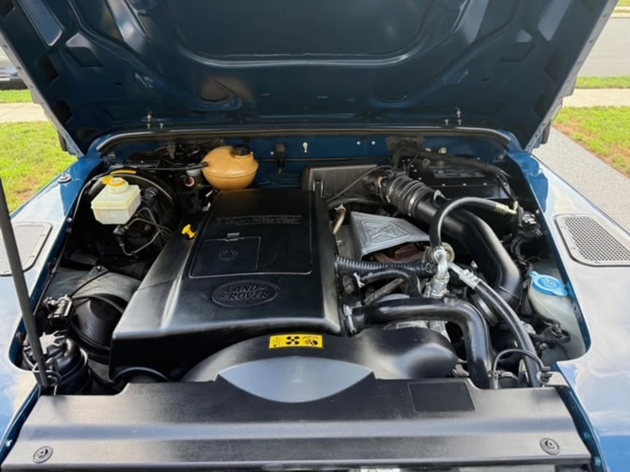 2000 Land Rover Defender 110 - Image 18 of 29