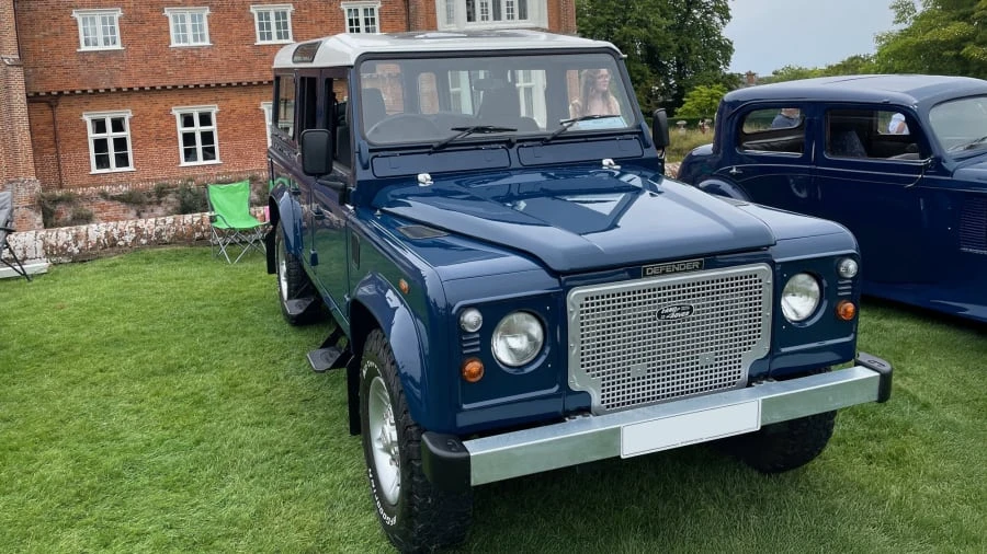 2000 Land Rover Defender 110 - Image 3 of 29