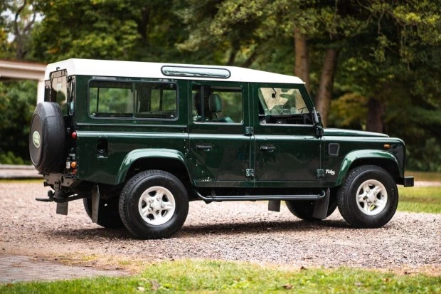 2000 Land Rover Defender 110 - Image 3 of 7