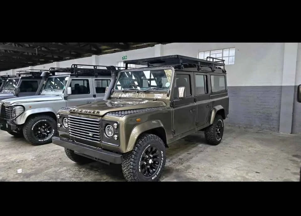 2000 Land Rover Defender 110 - Image 9 of 18