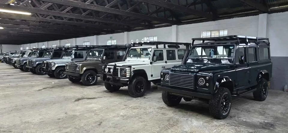 2000 Land Rover Defender 110 - Image 13 of 18