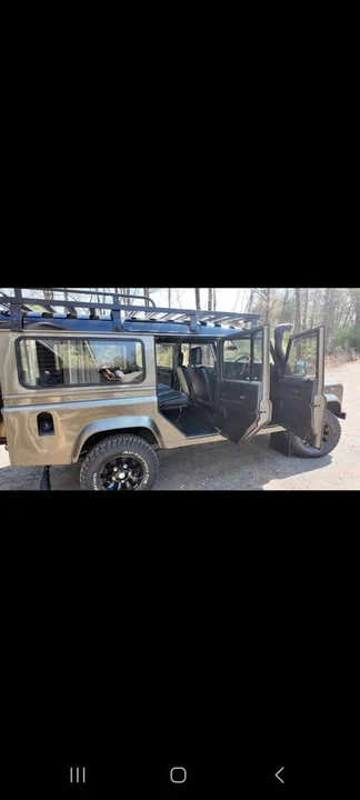2000 Land Rover Defender 110 - Image 11 of 18