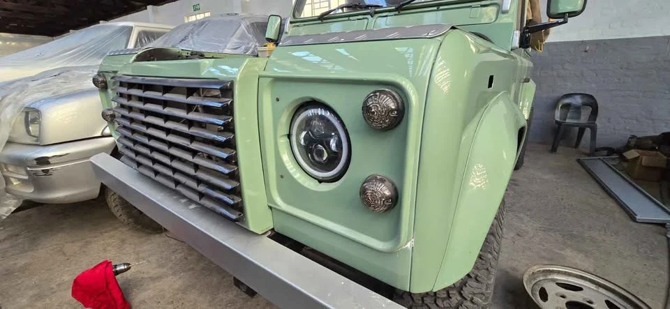 2000 Land Rover Defender 110 - Image 12 of 18