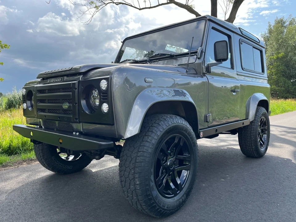 2000 Land Rover Defender 90 - Image 11 of 21