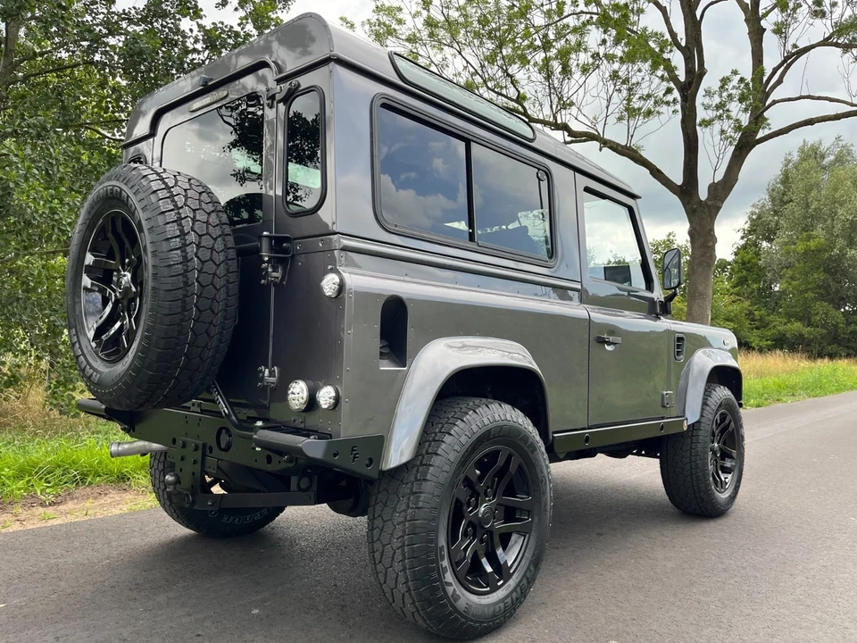 2000 Land Rover Defender 90 - Image 5 of 21