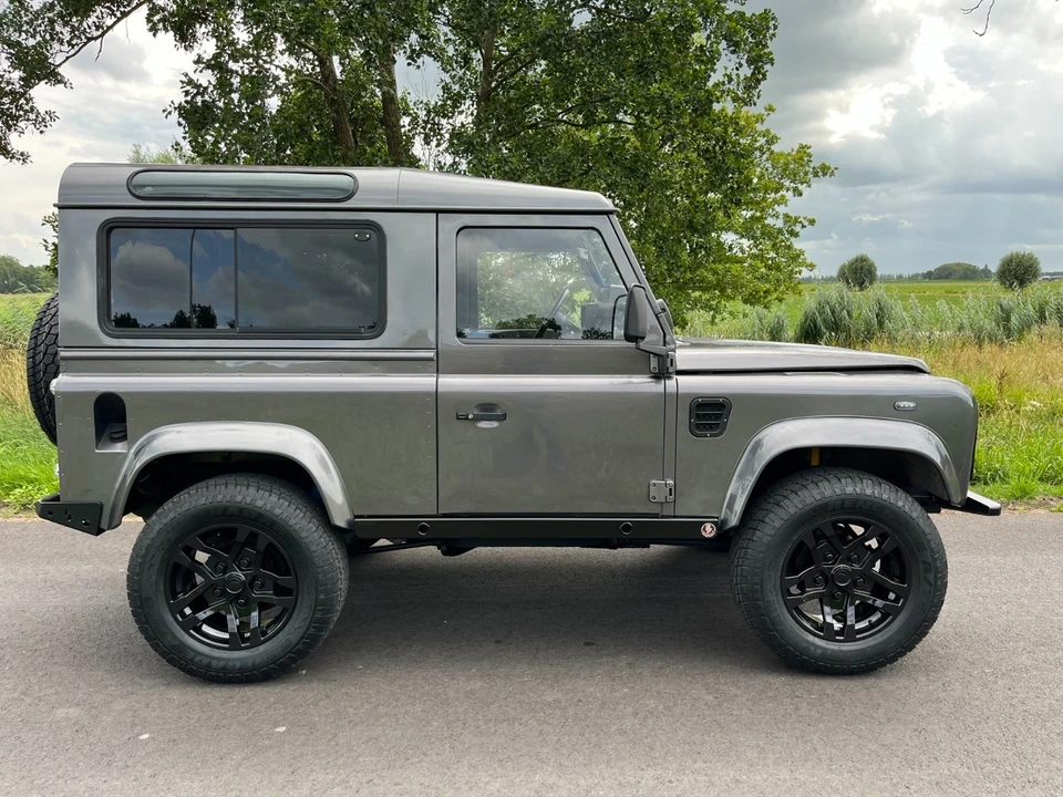 2000 Land Rover Defender 90 - Image 3 of 21