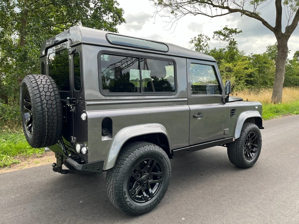 2000 Land Rover Defender 90 - Image 4 of 21