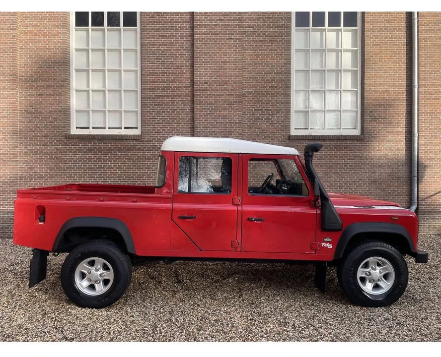 2000 Land Rover Defender 130 - Image 17 of 18