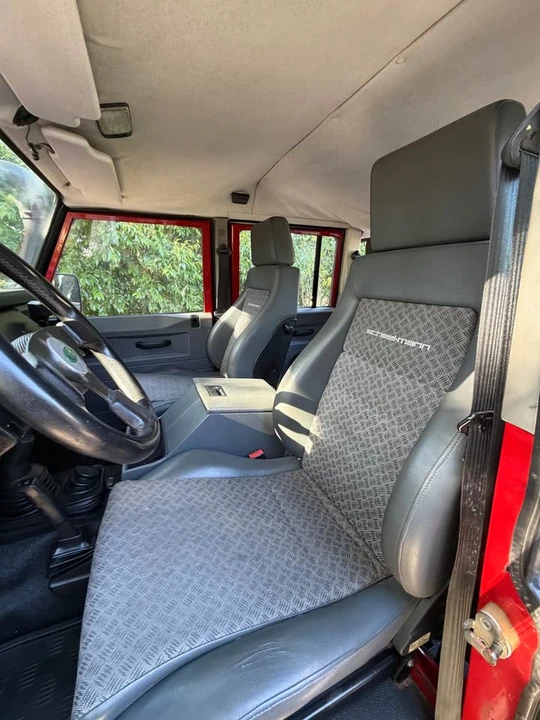 2000 Land Rover Defender 130 - Image 8 of 18