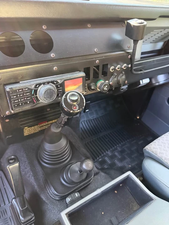 2000 Land Rover Defender 130 - Image 11 of 18