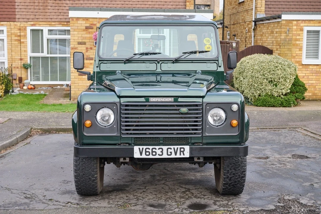 2000 Land Rover Defender 90 - Image 2 of 30