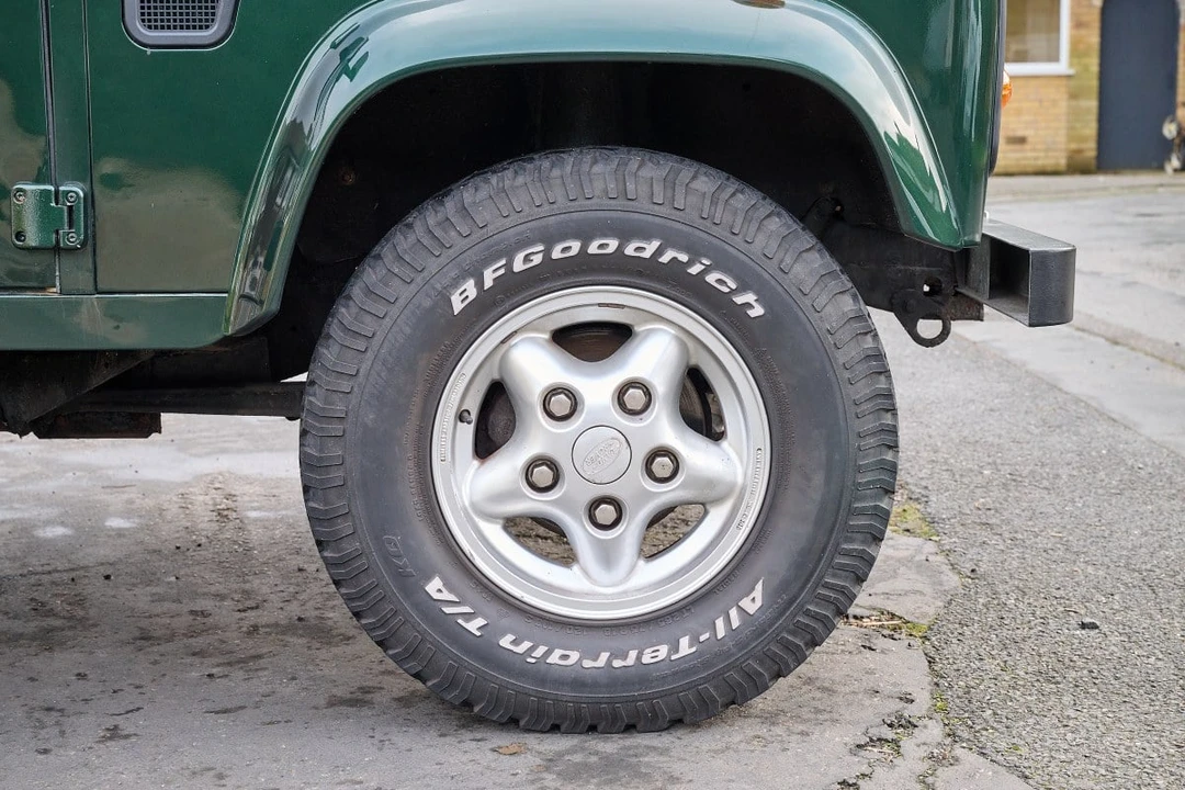2000 Land Rover Defender 90 - Image 13 of 30